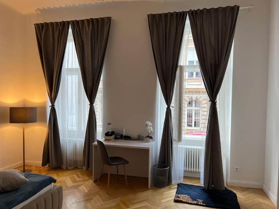 Beautiful Condo At The Old Town Братислава Екстер'єр фото