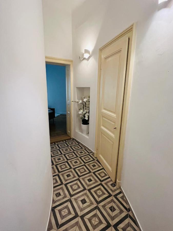 Beautiful Condo At The Old Town Братислава Екстер'єр фото