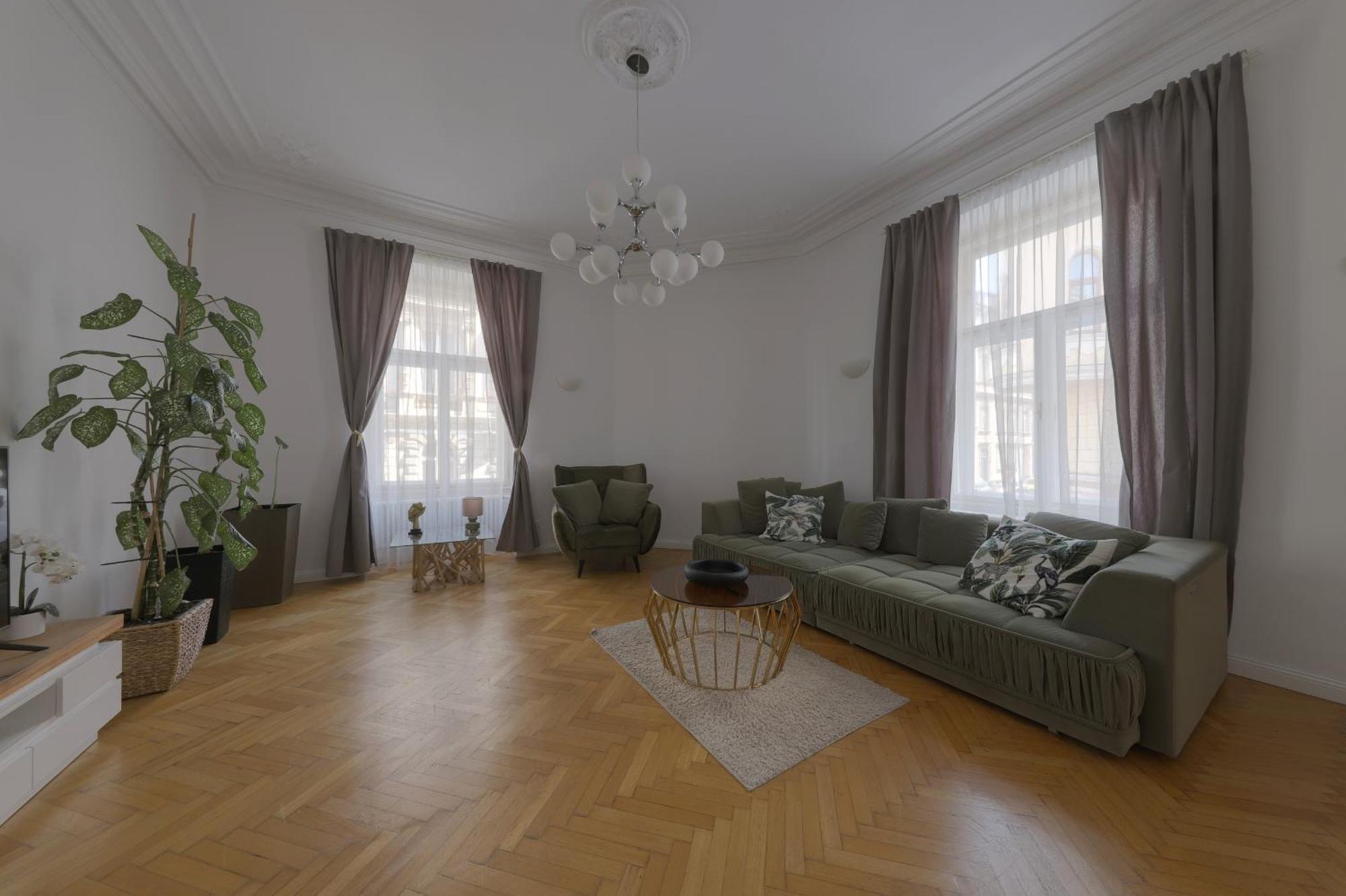 Beautiful Condo At The Old Town Братислава Екстер'єр фото