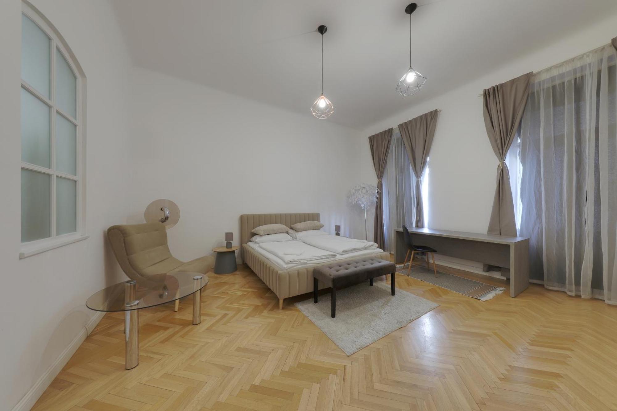 Beautiful Condo At The Old Town Братислава Екстер'єр фото