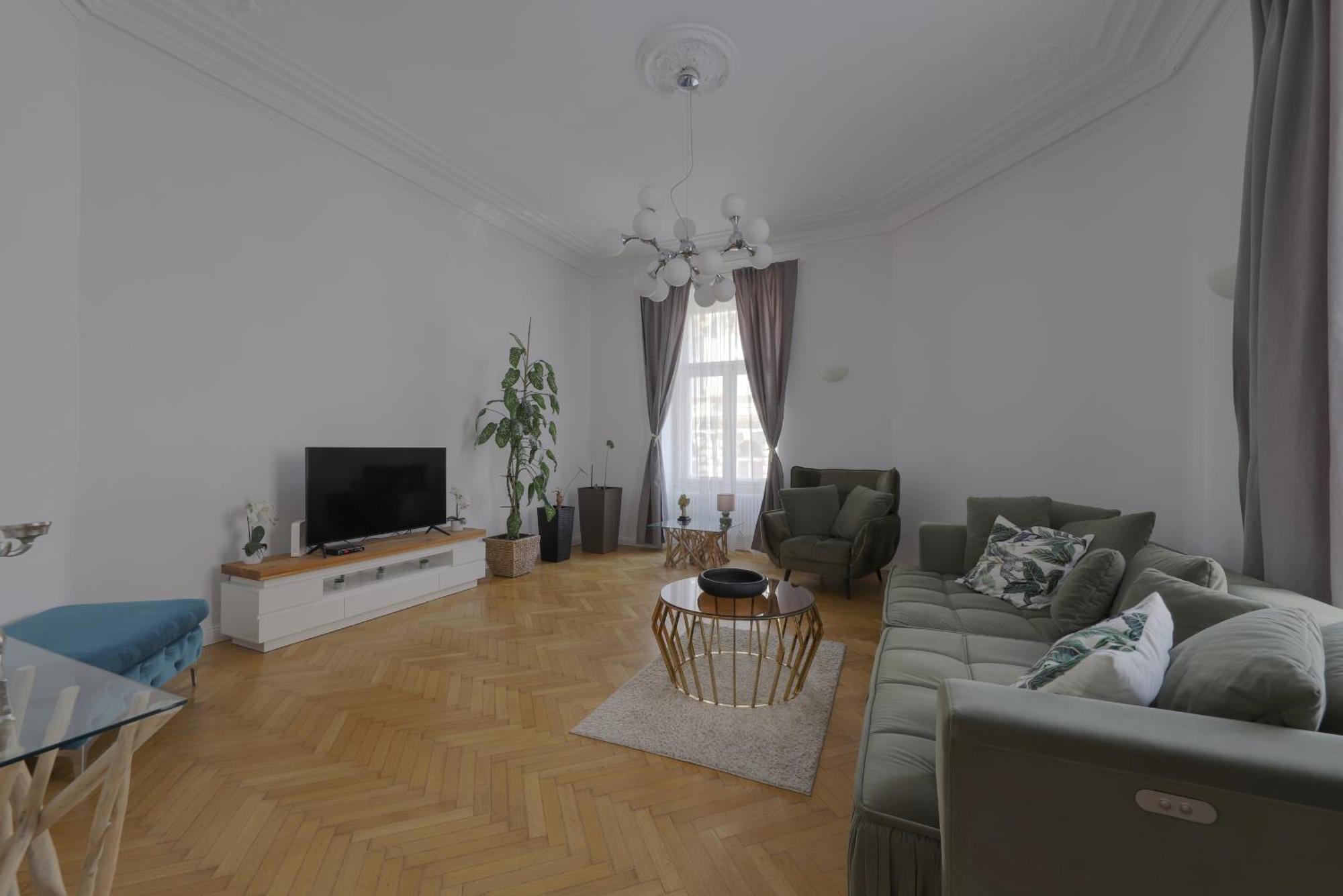 Beautiful Condo At The Old Town Братислава Екстер'єр фото