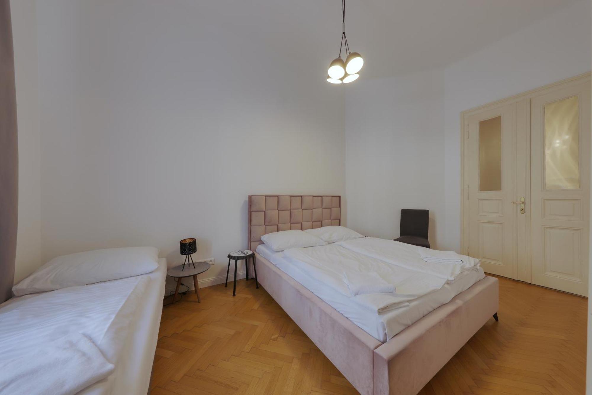 Beautiful Condo At The Old Town Братислава Екстер'єр фото