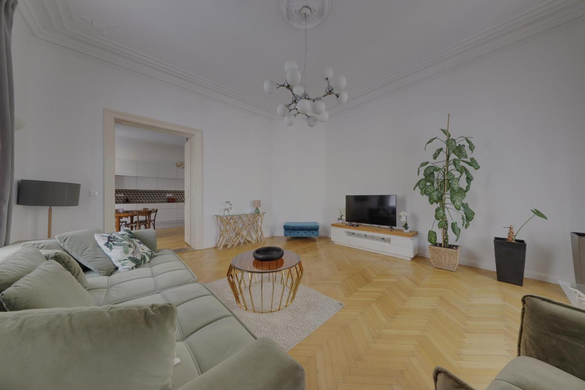 Beautiful Condo At The Old Town Братислава Екстер'єр фото